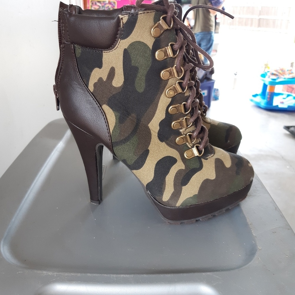 Camo heels